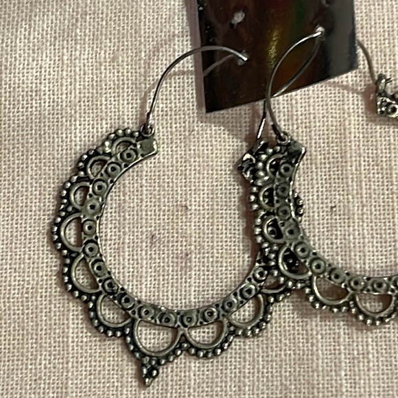 Ethnic Indian earrings - Picture 2 of 4